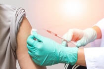 Vaccine uon van co tac dung trong bao lau? hinh anh