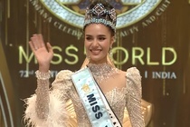 Hanh trinh vuot qua ung thu o tuoi 16 cua tan Hoa hau The gioi hinh anh