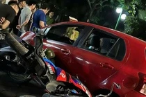 Tai xe oto tong lien hoan 6 xe may doi mat nhung toi danh nao? hinh anh