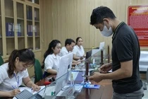 Tam tu cua can bo khong chuyen trach cap xa da ngoai 35 tuoi hinh anh
