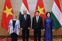 Tiec chieu dai chinh thuc Tong thong Hungary cung Phu nhan hinh anh