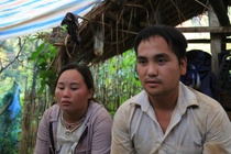 Gia dinh mat cung luc 3 con nho trong dem sat lo o Dien Bien hinh anh