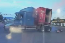 Pha xu ly 'thot tim' cua tai xe xe container o TP.HCM hinh anh