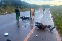 Hai xe may va cham manh, hai thieu nien tu vong tai cho hinh anh