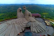 Khu du lịch có chim đá khổng lồ ở Ấn Độ