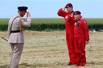 Cuu binh 89 tuoi nhay du xuong chien truong cu ngay D-Day hinh anh