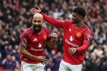 MU lan dau thang Tottenham sau 4 nam hinh anh