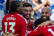 Bruno Fernandes viet lai lich su kien tao tai Ngoai hang Anh hinh anh