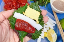Sứa đỏ và 6 món từ hải sản hút khách ở điểm du lịch nổi tiếng