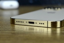 Luu y khi tu ve sinh loa iPhone hinh anh