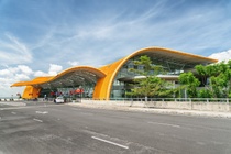 Lui thoi gian dong cua san bay Lien Khuong hinh anh