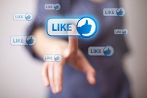 Hoi chung cuong like tren Facebook hinh anh
