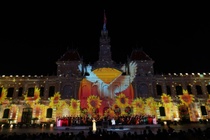 Man 3D Mapping khep lai chuong trinh Sac mau thanh pho Bac hinh anh