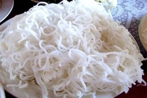 Bac si giat minh vi soi bun trong bung tre sang an chieu chua tieu hinh anh