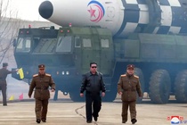 Trieu Tien len tieng ve vu phong ICBM lon chua tung thay hinh anh