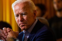 Reuters: Tỷ lệ ủng hộ ông Biden tiếp tục giảm