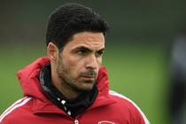 Arsenal mất điểm bởi một hiệp hai bất thường