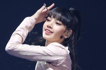 Lisa (BlackPink) mua cot hinh anh