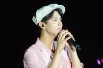 Park Bo Gum khoe giong hat khi the hien nhac phim 'May hoa anh trang' hinh anh