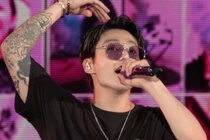 Giải mã ý nghĩa hình xăm kín cánh tay của Jung Kook (BTS)