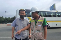 Rắc rối trong sáng đầu tiên thu phí không dừng lên cao tốc