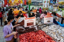 Binh Duong chuan bi hon 2.100 ty dong hang hoa Tet Quy Mao 2023 hinh anh