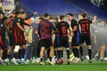 Espanyol khong cho Barca an mung vo dich hinh anh