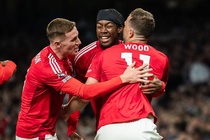 Nottingham Forest gianh ve du cup chau Au sau gan 3 thap ky hinh anh