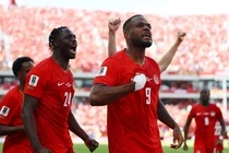 Chủ nhà World Cup làm nên lịch sử ở trận ra quân