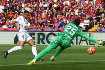 Cu hat-trick cua Mbappe vao luoi Barca hinh anh