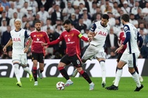 Ban thang dua Tottenham den chuc vo dich sau 17 nam hinh anh