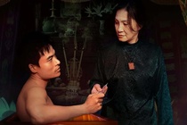 Sự tinh nghịch của Khương Ngọc hại 'Lên hương'