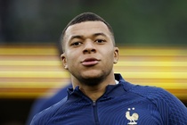 PSG ra giá bán Mbappe