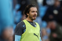 Khung hoang thua o Man City hinh anh