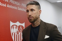 Ramos sap hoan tat vu mua lai Sevilla hinh anh