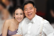 Lê Tư cùng chồng trong ngày cưới.