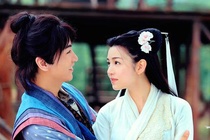 Soc voi hinh anh Tieu Long Nu ngoi trong long Duong Qua hinh anh