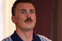 Chris Evans dap nat hinh tuong Doi truong My hinh anh