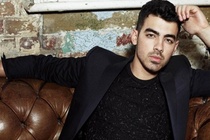 Joe Jonas len tieng chuyen ban gai cu hen ho ban than hinh anh
