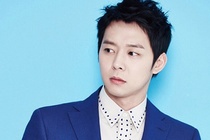 Nhan vien quan bar tu nguyen quan he voi Park Yoochun hinh anh