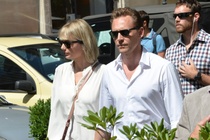 Taylor Swift nghi bi ban trai loi dung de noi tieng hinh anh