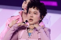 Cu truot cua Tien Tien hinh anh