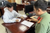 Cong an TP.HCM phat nguoi quay len 'Tho oi' 7,5 trieu dong hinh anh