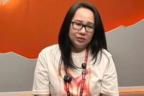 Tong giam doc Yeah1 bat khoc, xin loi 34 nghe si hinh anh