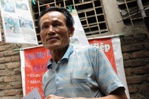 Chu nha tro gan 10 nam mang Tet sum vay den cho khach xa nha hinh anh