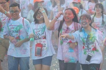 Hang nghin ban tre Sai thanh khuay dong Color Me Run hinh anh