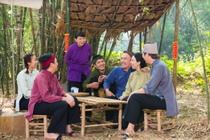 Thu Trang, Tien Luat hoa cap vo chong lam lu trong clip hai Tet moi hinh anh