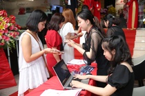 Hang nghin tin do lam dep tham gia ngay khai truong cua SeoulCenter.vn hinh anh