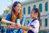 Niem vui ngay moi va cau chuyen ve ‘vu tru dinh duong’ trong bua sang hinh anh