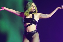 Lady Gaga la nghe si chinh tai tran Super Bowl 2017 hinh anh